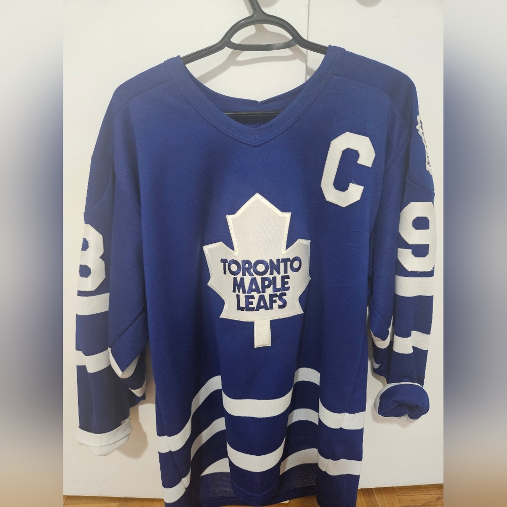 Toronto Maple Leafs Doug Gilmour Official NHL CCM hockey Jersey